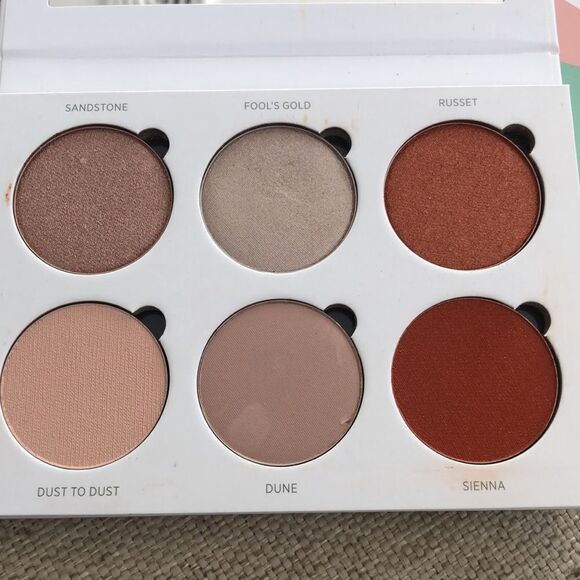 New Sei Bella Earthbound Eyeshadow Palette - Picture 3 of 3